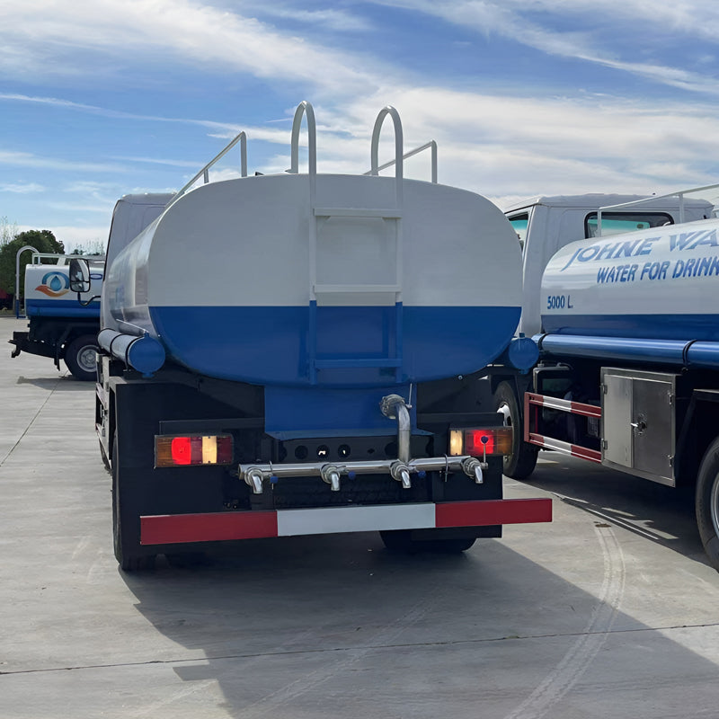 Camion arroseur ISUZU 4X2 5000L