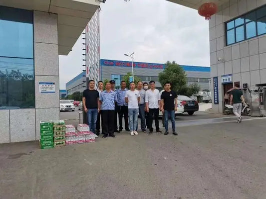 Chengli Intelligent Van Truck Factory Donated a Batch of Materials for Heat Control and Cooling to the Fire Fighters in Zengdu District