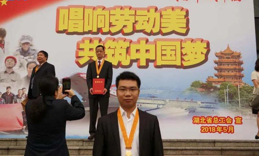 The Welding Team Leader and Technician of Chengli Automobile Group Ran Zuoyi Won the National Model Worker Award